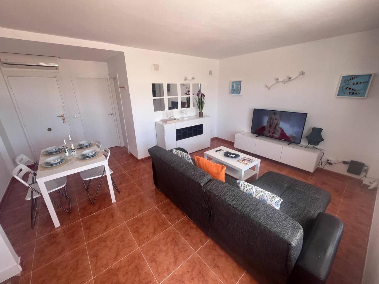 Apartamento Lidia Planta 1, La Carihuela 1ª Linea Playa, Vistas Mar, 1 Dormitorio, 52 M2, 1-3 Huesped, Amplio Balcon, Wifi Torremolinos Exterior photo